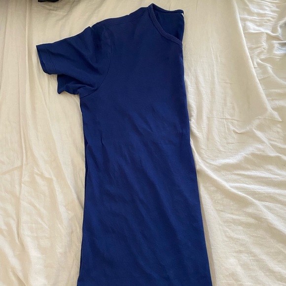 Blue Kit and Ace Short Sleeve V-neck - M - Picture 3 of 3